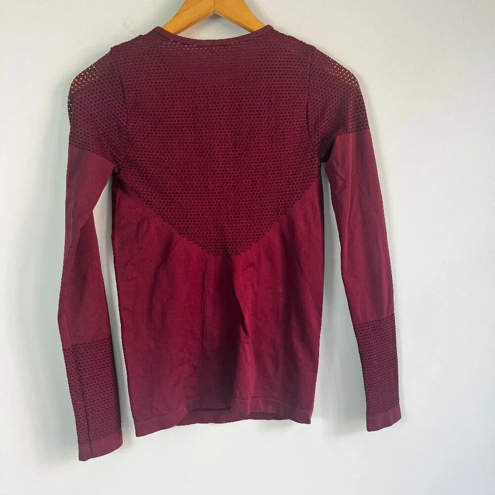 2/$30 Fabletics Burgundy Mesh Long Sleeve Top Medium